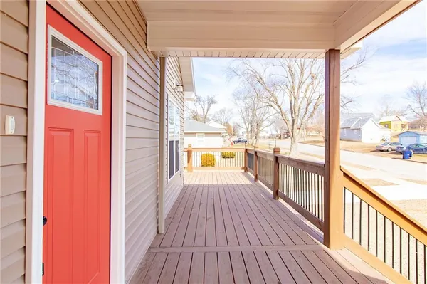 $334,900 | 107 South Jefferson Avenue, Knob Noster, MO 65336