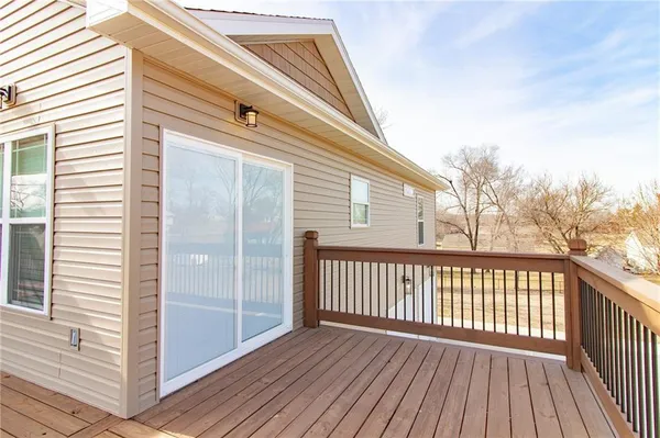 $334,900 | 107 South Jefferson Avenue, Knob Noster, MO 65336