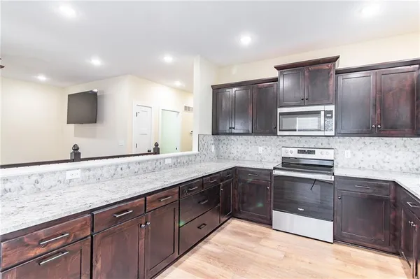 $334,900 | 107 South Jefferson Avenue, Knob Noster, MO 65336