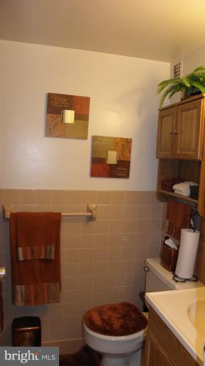 5340 Holmes Run Parkway, Unit 516 Alexandria, VA 22304 - Photo 2 of 15 Bath