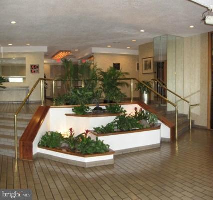5340 Holmes Run Parkway, Unit 516 Alexandria, VA 22304 - Photo 11 of 15 Lobby