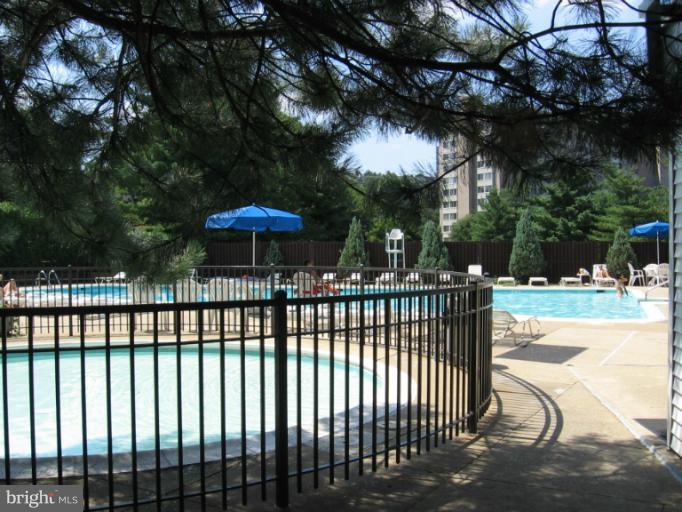 5340 Holmes Run Parkway, Unit 516 Alexandria, VA 22304 - Photo 12 of 15 Community pool