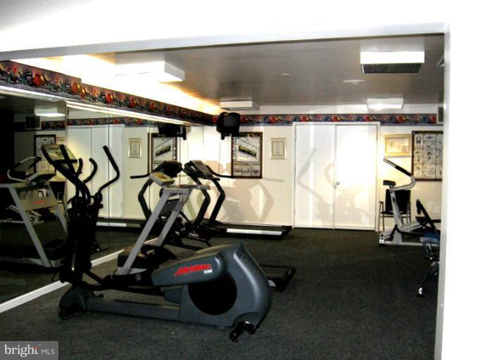 5340 Holmes Run Parkway, Unit 516 Alexandria, VA 22304 - Photo 5 of 15 Community fitness center