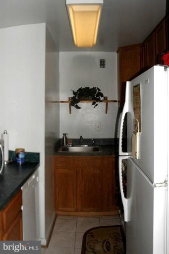 5340 Holmes Run Parkway, Unit 516 Alexandria, VA 22304 - Photo 7 of 15 Kitchen