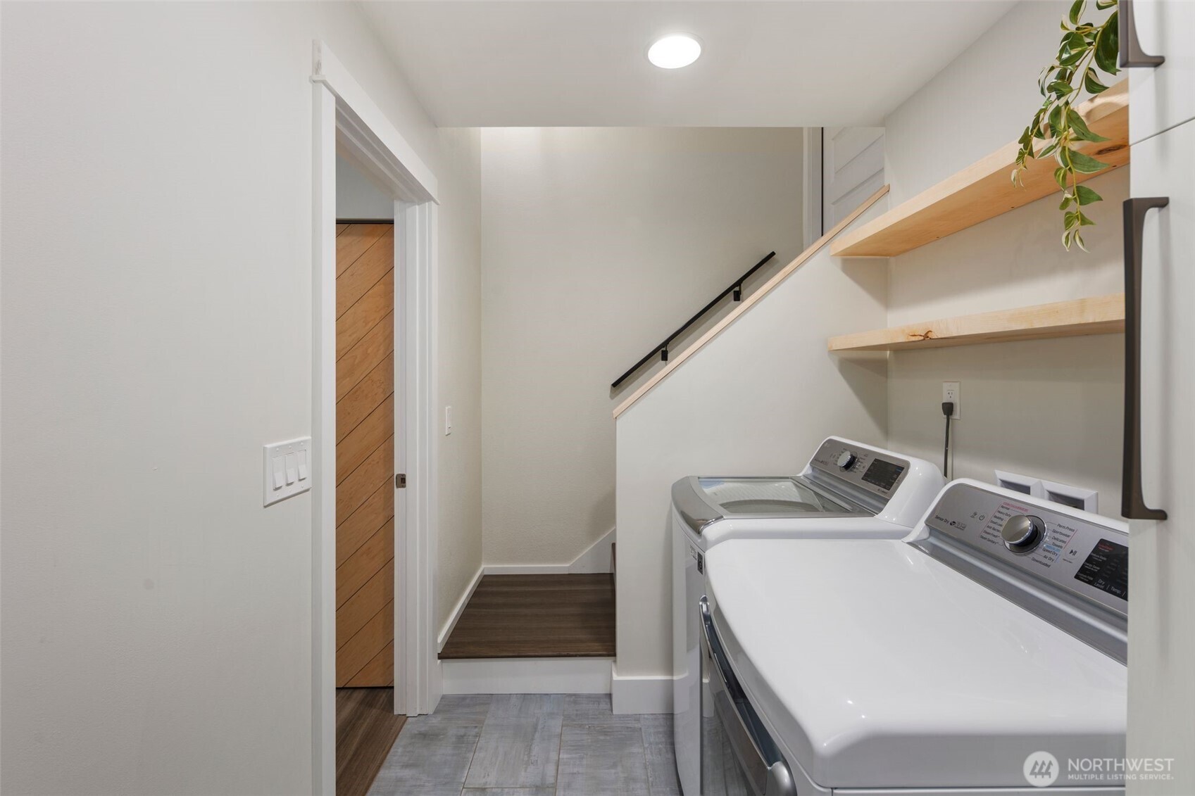 6540 159th Avenue Northeast Redmond, WA 98052 - Photo 15 of 40