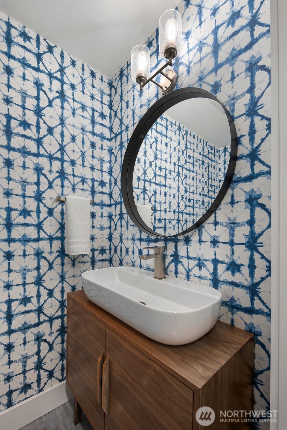 6540 159th Avenue Northeast Redmond, WA 98052 - Photo 17 of 40