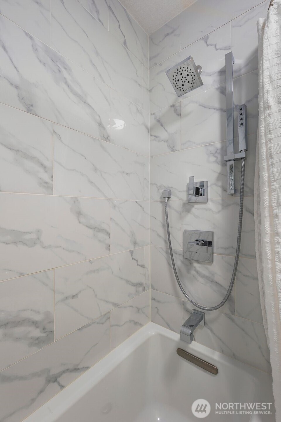 6540 159th Avenue Northeast Redmond, WA 98052 - Photo 23 of 40