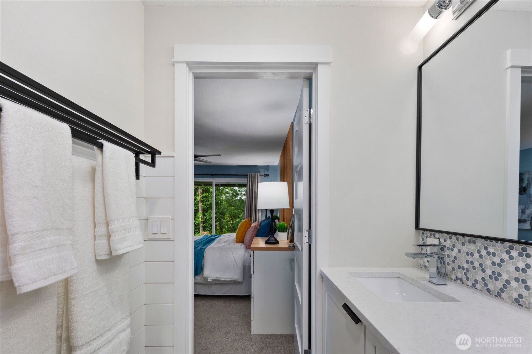 6540 159th Avenue Northeast Redmond, WA 98052 - Photo 24 of 40