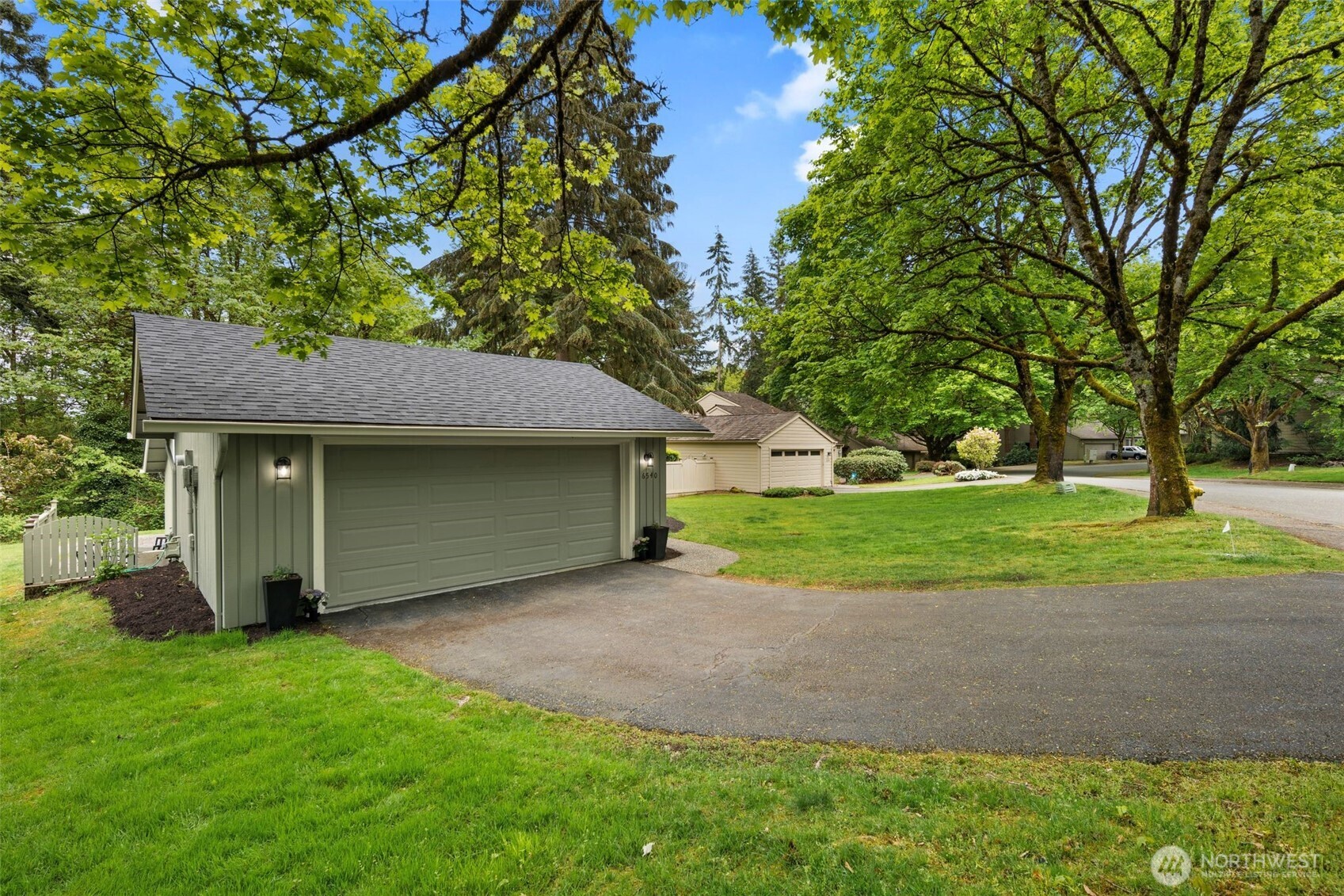 6540 159th Avenue Northeast Redmond, WA 98052 - Photo 31 of 40