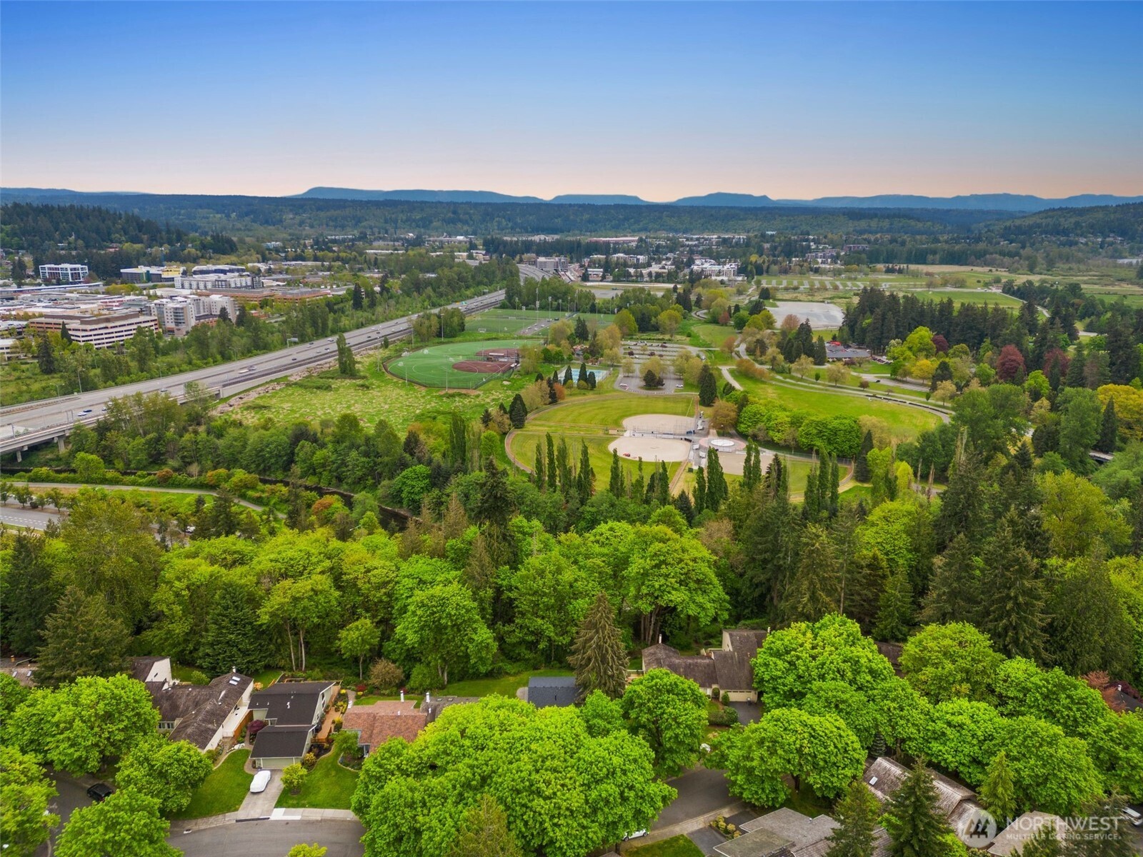 6540 159th Avenue Northeast Redmond, WA 98052 - Photo 37 of 40