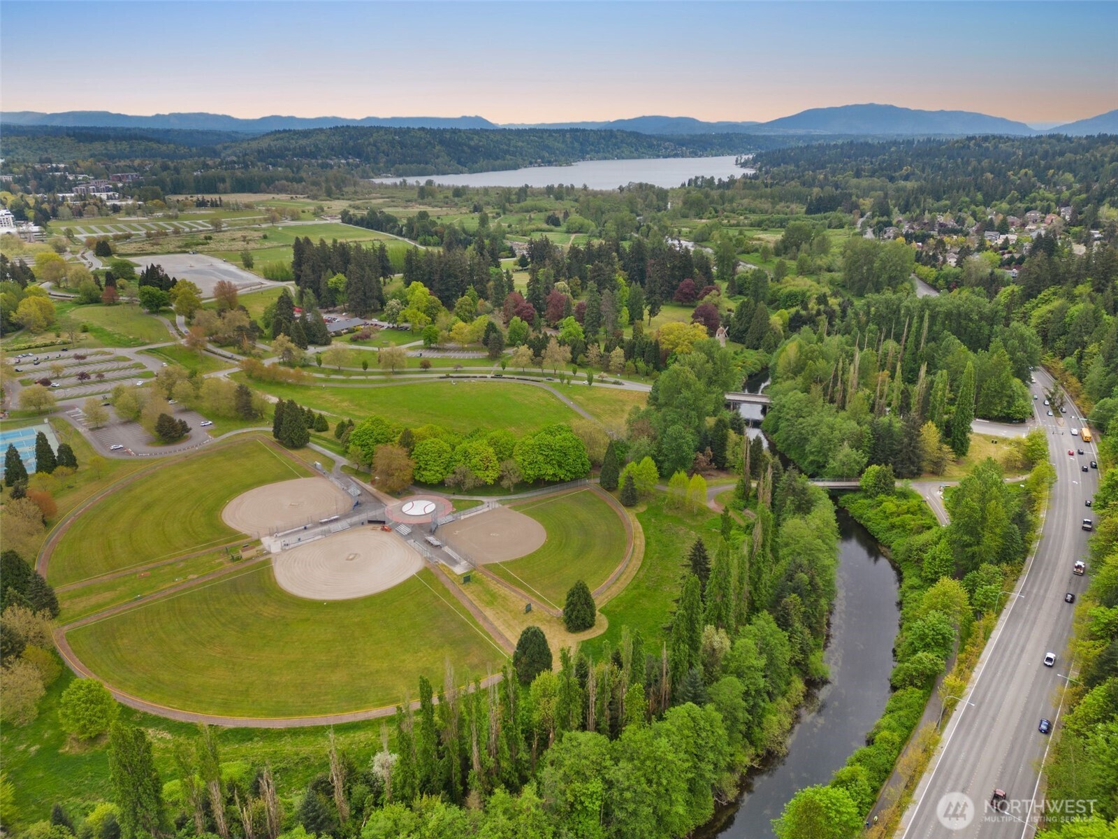6540 159th Avenue Northeast Redmond, WA 98052 - Photo 38 of 40