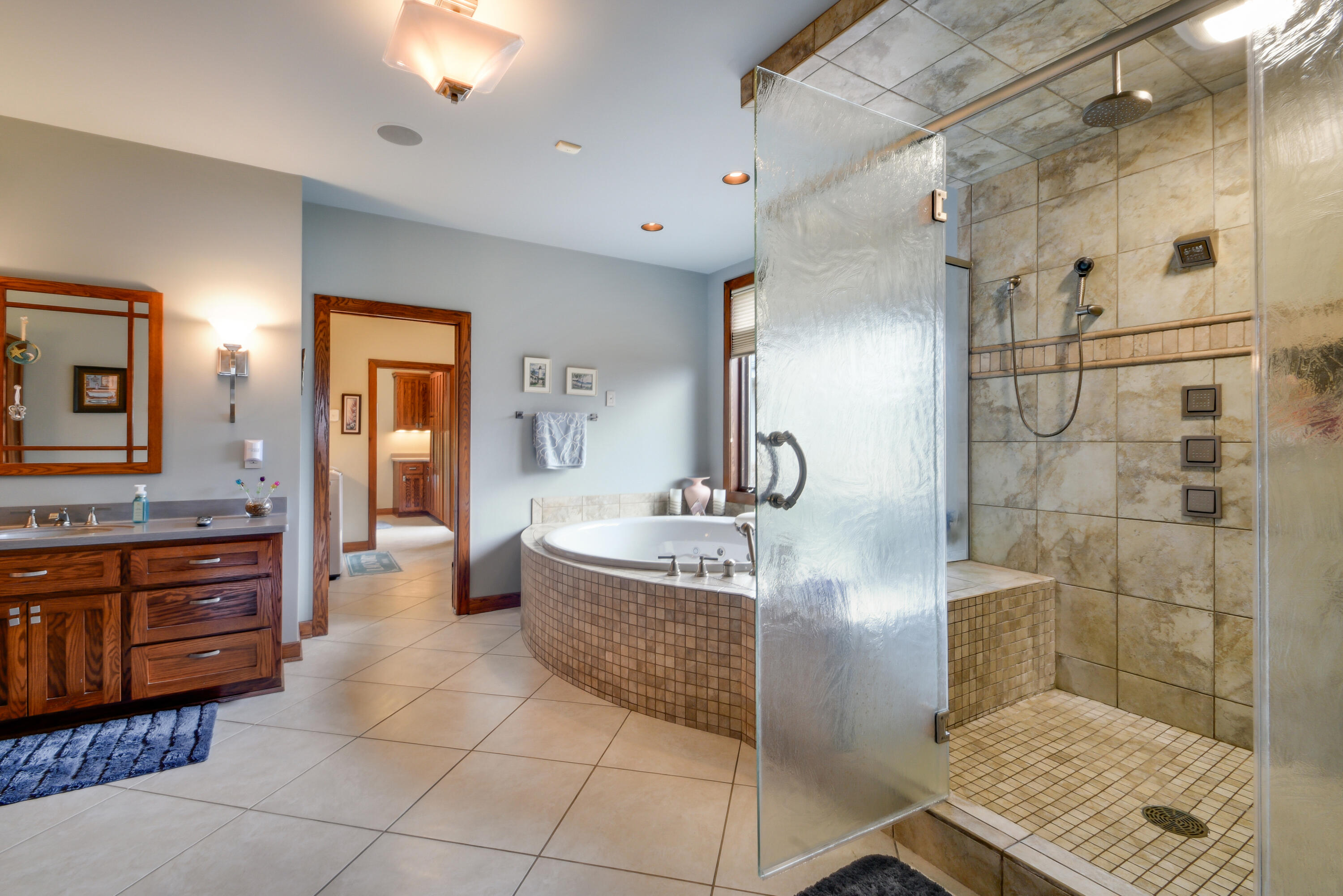 790 Erin Road Erin, WI 53027 - Photo 15 of 52 Primary en Suite
