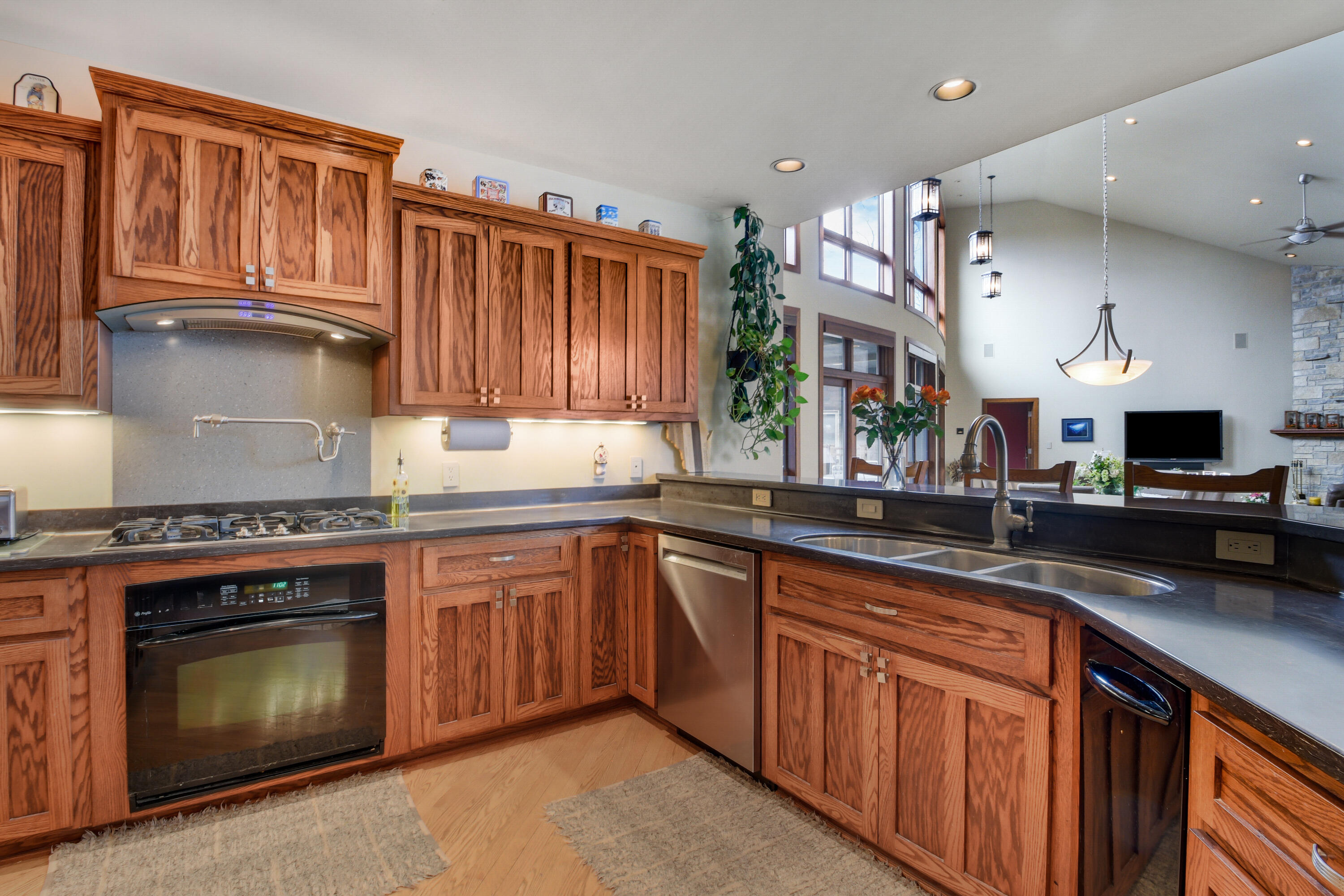 790 Erin Road Erin, WI 53027 - Photo 8 of 52 Kitchen