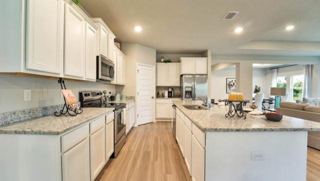 330 Merlin Court Crestview, FL 32539 - Photo 5 of 28 camden kitchen 3