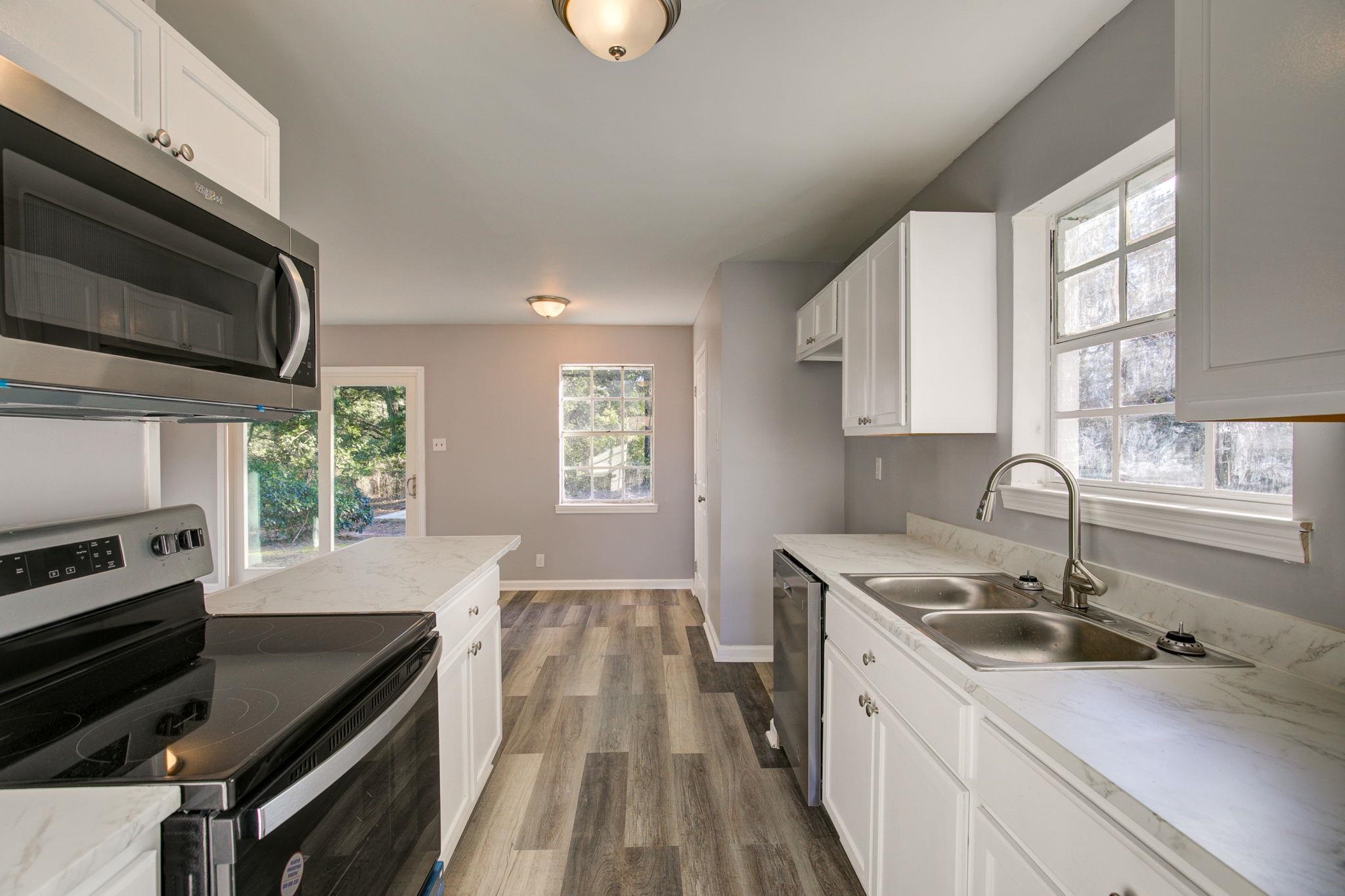 1408 Warren Drive Daphne, AL 36526 - Photo 8 of 22 Kitchen