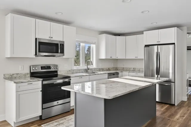 $775,000 | 3 Gerald Lane, Arundel, ME 04046