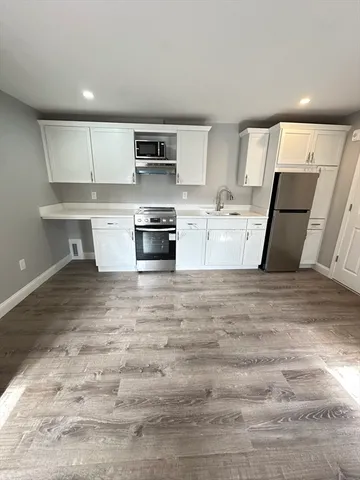 $2,000 | 6 Monroe Street, Unit 315, Salem, MA 01970