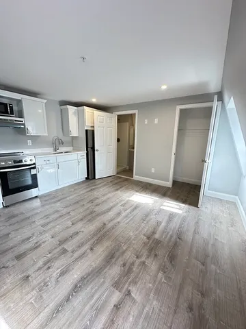 $2,000 | 6 Monroe Street, Unit 315, Salem, MA 01970