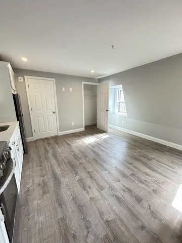 $2,000 | 6 Monroe Street, Unit 315, Salem, MA 01970