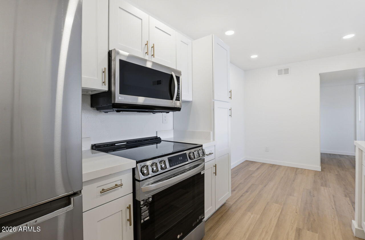 623 West Guadalupe Road, Unit 215 Mesa, AZ 85210 - Photo 4 of 23 19-web-or-mls-623 W Guadalupe Rd 215 Mes