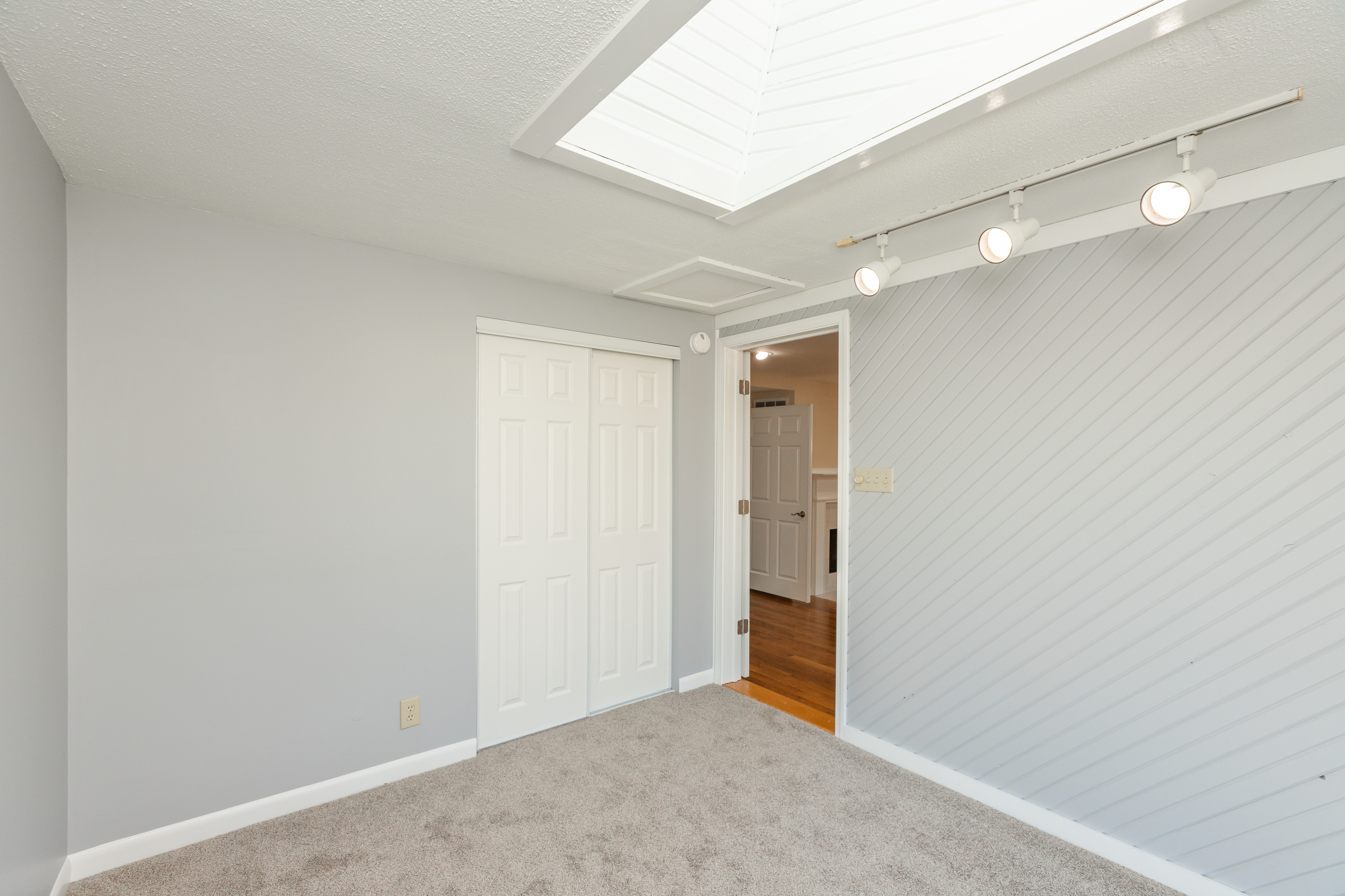 2682 Lafayette Avenue Columbus, IN 47201 - Photo 14 of 29