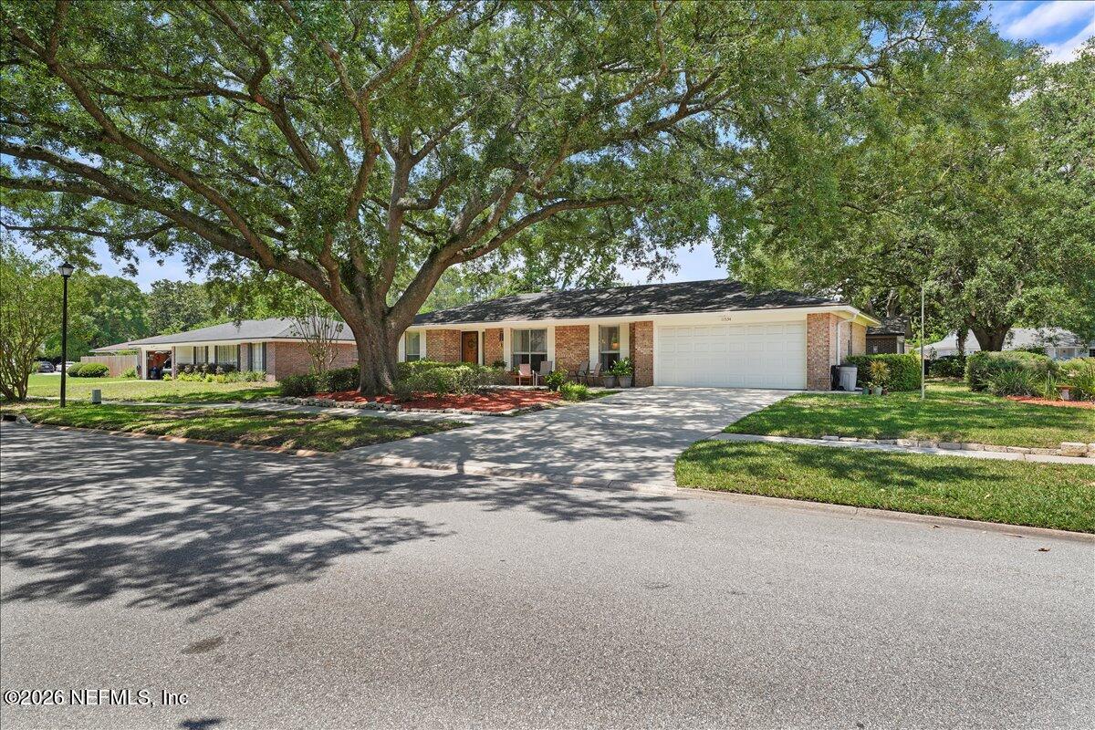 11534 North Ride Circle East Jacksonville, FL 32223 - Photo 3 of 32 33-7RV00301