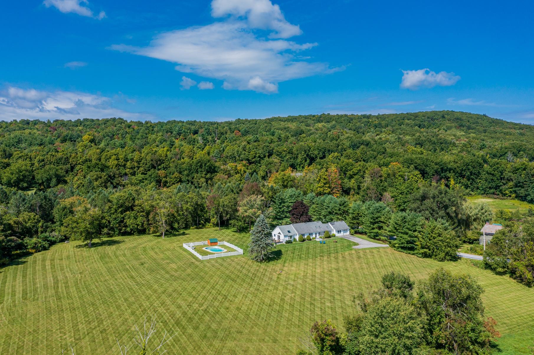 762 Houran Road Bennington, VT 05201 - Photo 4 of 31