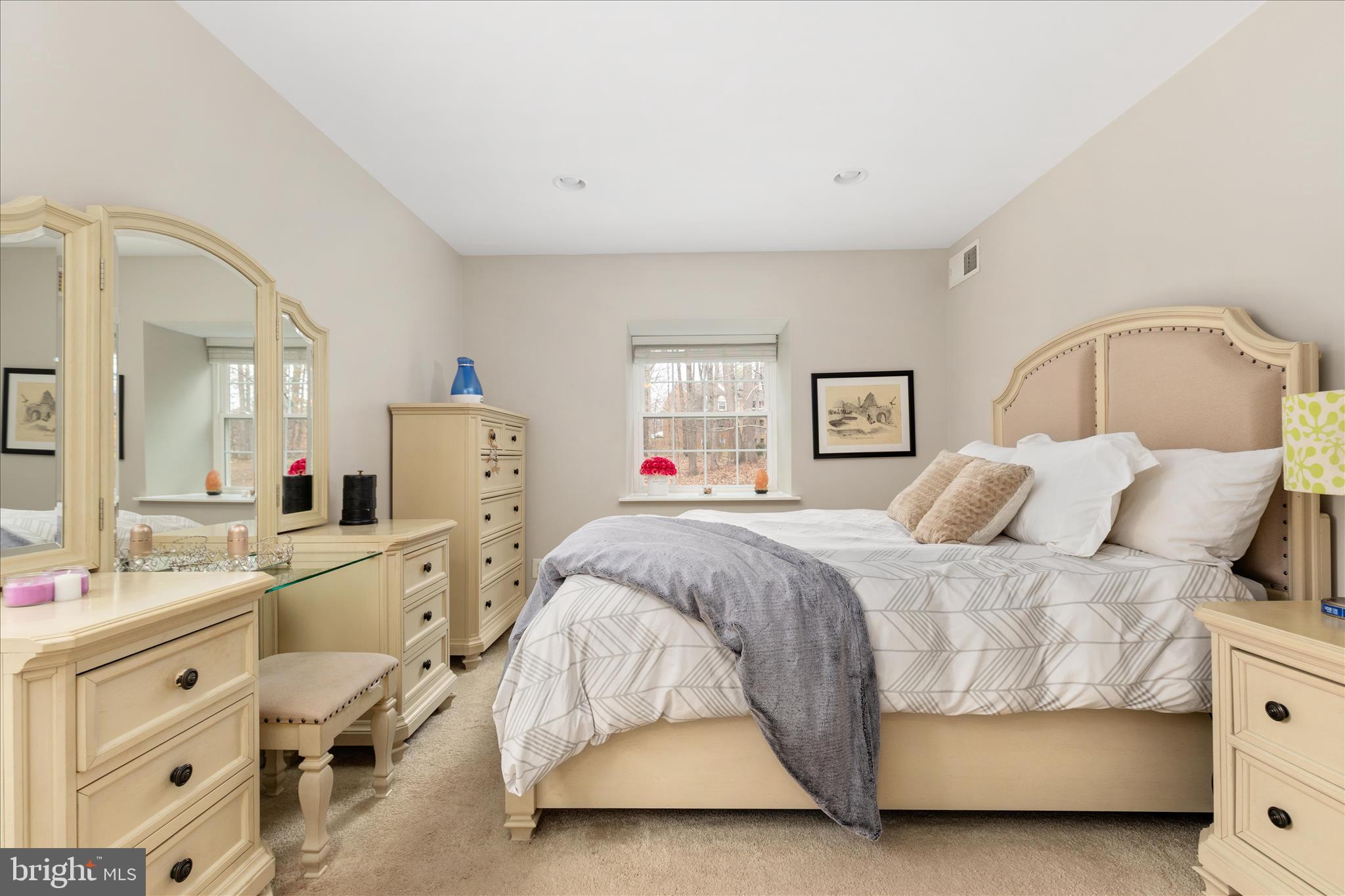 5833 Cove Landing Road, Unit 304 Burke, VA 22015 - Photo 15 of 32