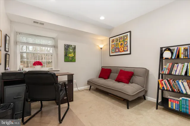 $385,000 | 5833 Cove Landing Road, Unit 304, Burke, VA 22015