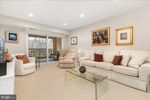 $385,000 | 5833 Cove Landing Road, Unit 304, Burke, VA 22015