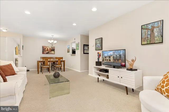 $385,000 | 5833 Cove Landing Road, Unit 304, Burke, VA 22015