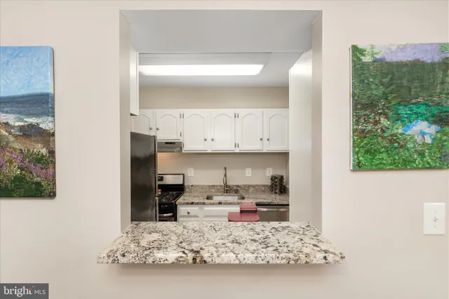 $385,000 | 5833 Cove Landing Road, Unit 304, Burke, VA 22015