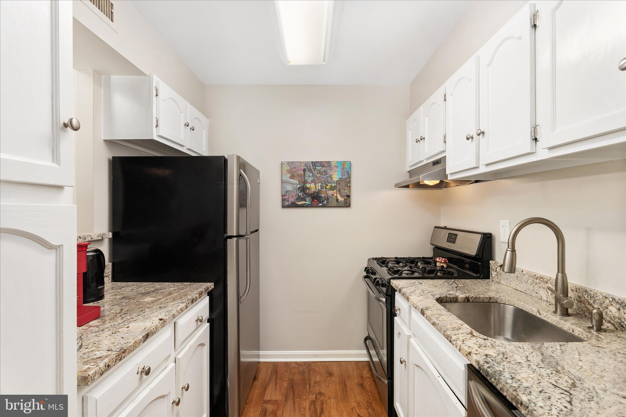 5833 Cove Landing Road, Unit 304 Burke, VA 22015 - Photo 10 of 32