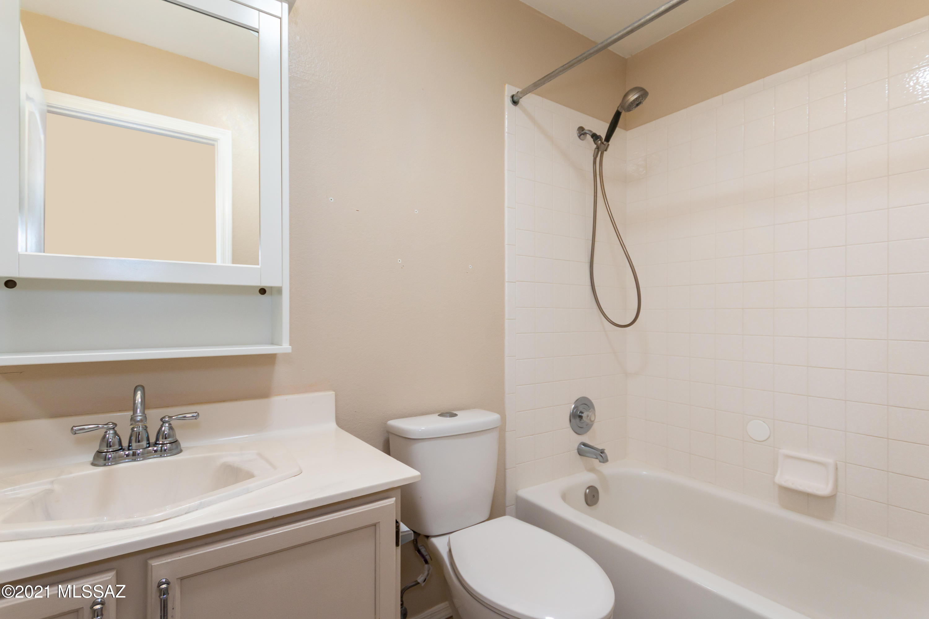 8777 North Maple Ridge Place Tucson, AZ 85743 - Photo 7 of 41 Gallery Image 7