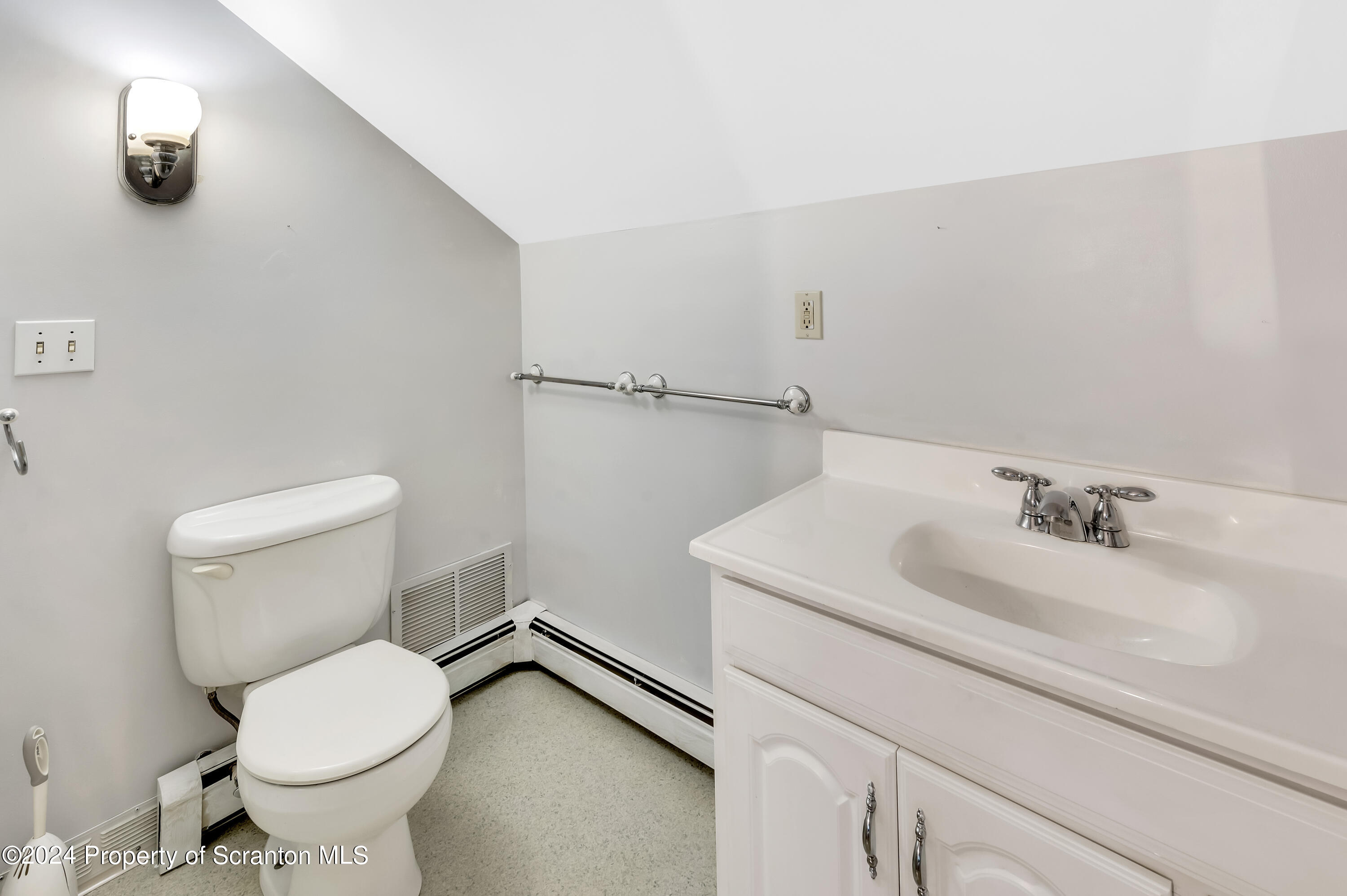 305 Maggies Road, Unit L B Clarks Summit, PA 18411 - Photo 26 of 43 3/4 Bathroom