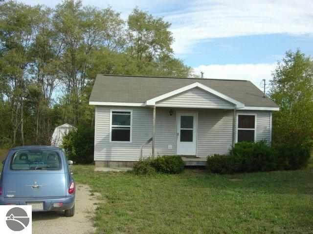 8587 Park Road Williamsburg, MI 49690 - Photo 25 of 36 1742683-24.JPG