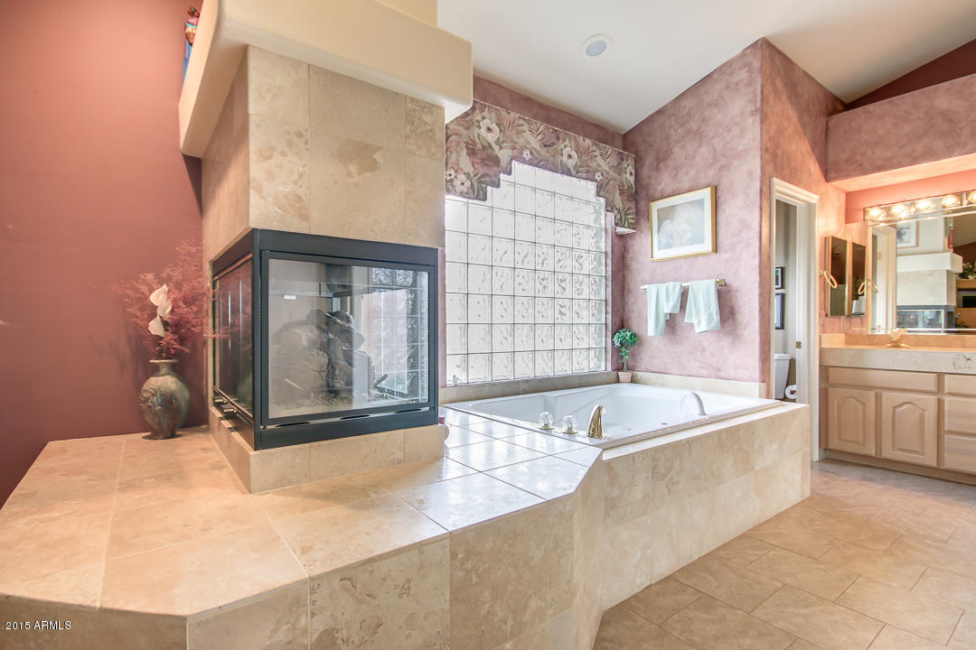 5345 East McLellan Road, Unit 112 Mesa, AZ 85205 - Photo 21 of 38 Master Bathroom