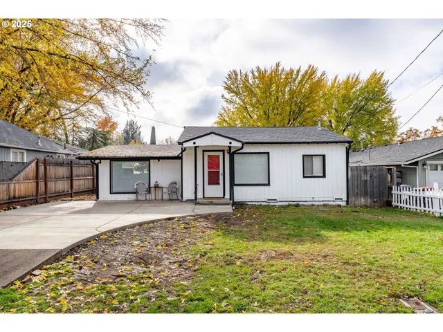 $339,000 | 2080 College Way, Medford, OR 97504