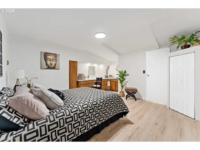 $339,000 | 2080 College Way, Medford, OR 97504