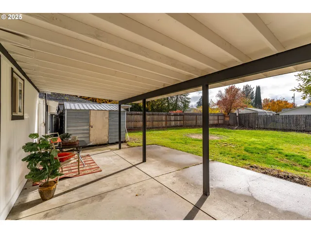 $339,000 | 2080 College Way, Medford, OR 97504