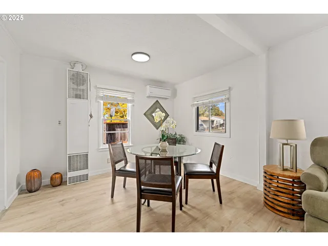 $339,000 | 2080 College Way, Medford, OR 97504