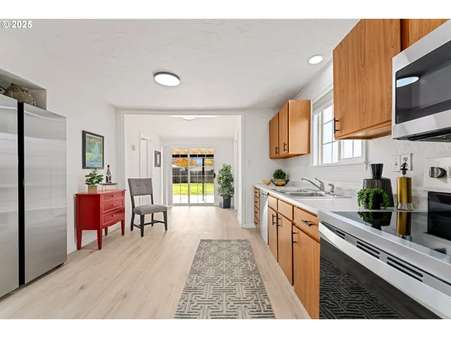 $339,000 | 2080 College Way, Medford, OR 97504