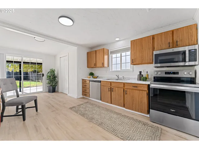 $339,000 | 2080 College Way, Medford, OR 97504