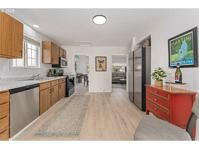 $339,000 | 2080 College Way, Medford, OR 97504