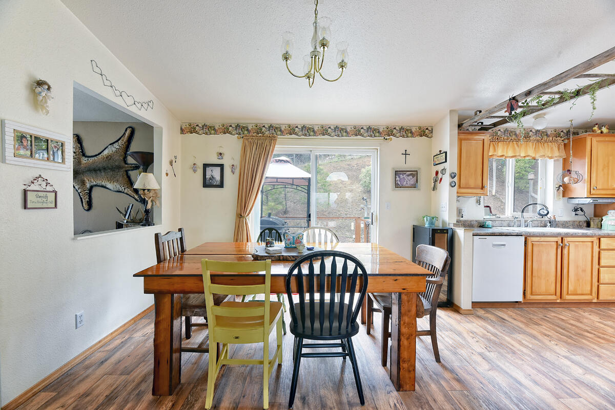 2323 Holcomb Springs Road Gold Hill, OR 97525 - Photo 17 of 53 E848C317-8AF7-4CE2-9789-8678A93C8391