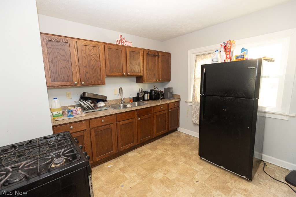 14221 Glenside Road Cleveland, OH 44110 - Photo 12 of 50