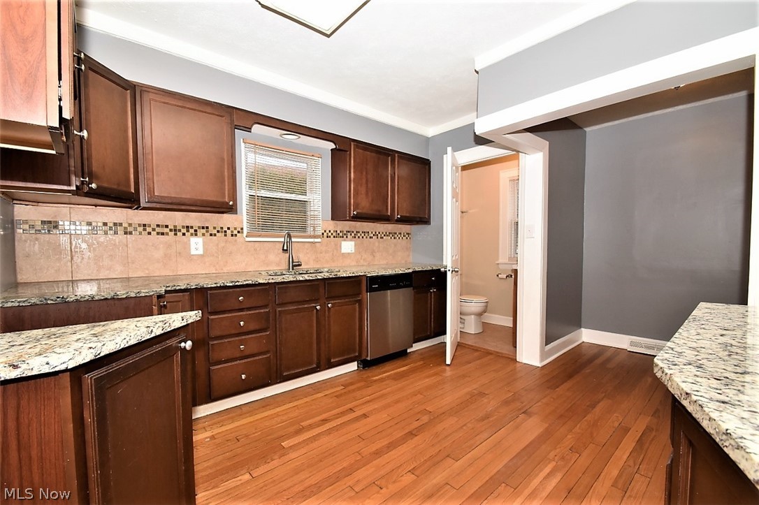 951 Rushleigh Road Cleveland Heights, OH 44121 - Photo 9 of 27