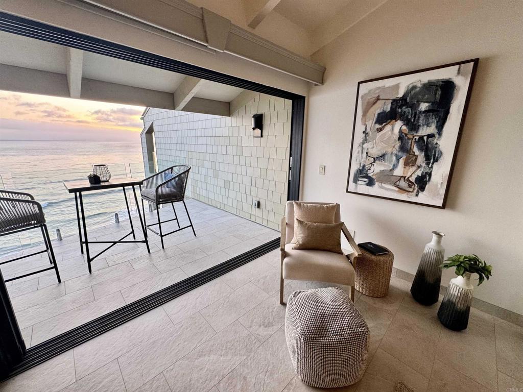 375 West I Street Encinitas, CA 92024 - Photo 18 of 65 a living room with furniture