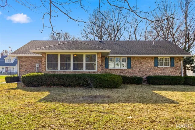 $335,000 | 265 North 1st Street, Breese, IL 62230