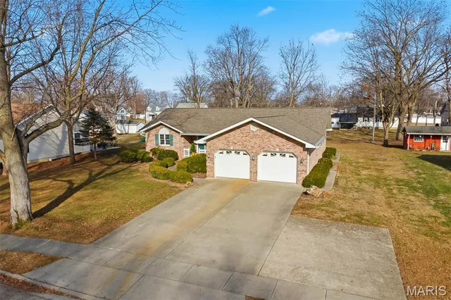 $335,000 | 265 North 1st Street, Breese, IL 62230